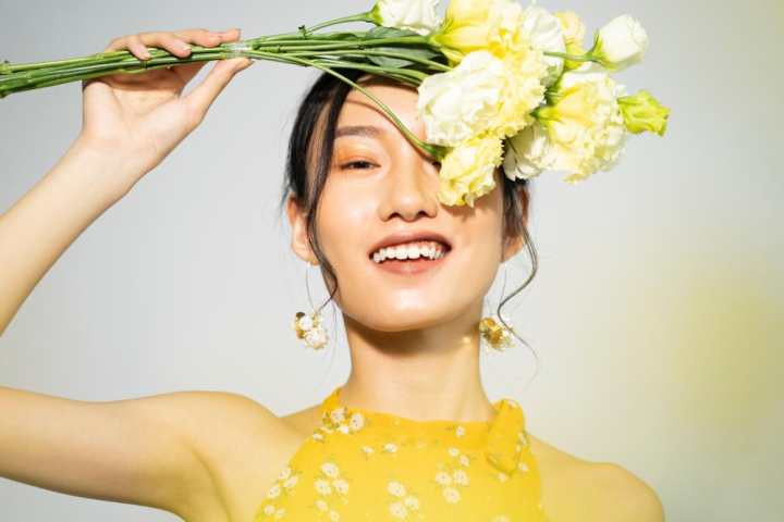 adult,aroma,attractive,background,beautiful,beauty,body,bright,care,asian,clean,cosmetics,cute,face,fashion,female,floral,flower,fresh,girl,happy,blossom,shoulder,lady,makeup,model,natural,nature,people,person,yellow,portrait,posing,pretty,plant,bouquet,toothy,skin,smile,white,spring,studio,femininity,wellness,eyes,woman,young,looking,holding,20s,xframe